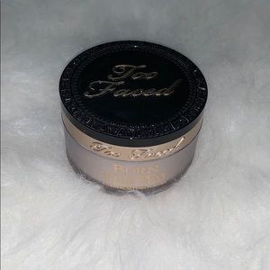 Too faced setting powder
